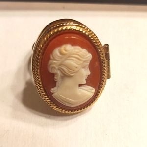 Avon Cameo Ring adjustable